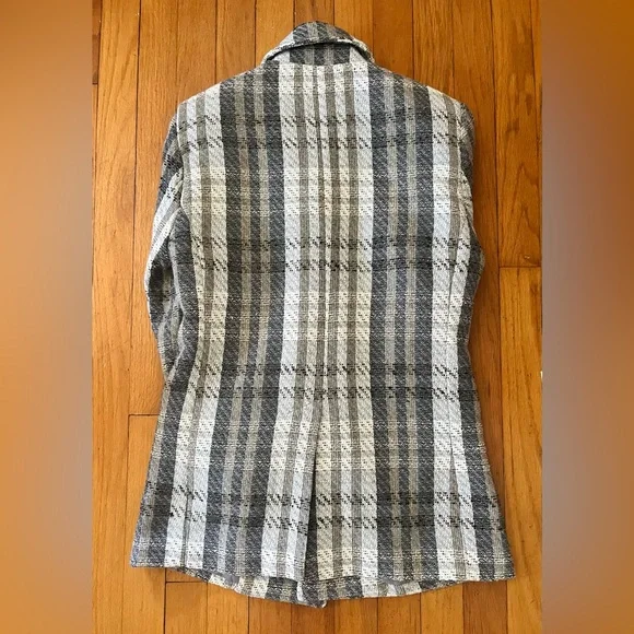 Lalavon Blazer - Picture 5 of 5